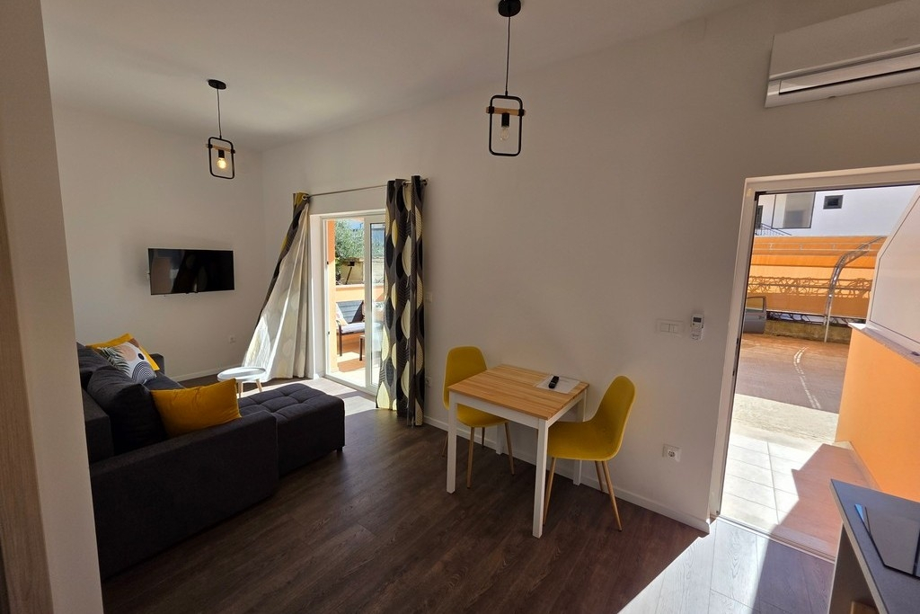 1-Zimmer-Ferienwohnung mit Balkon Trogir A-25305-c