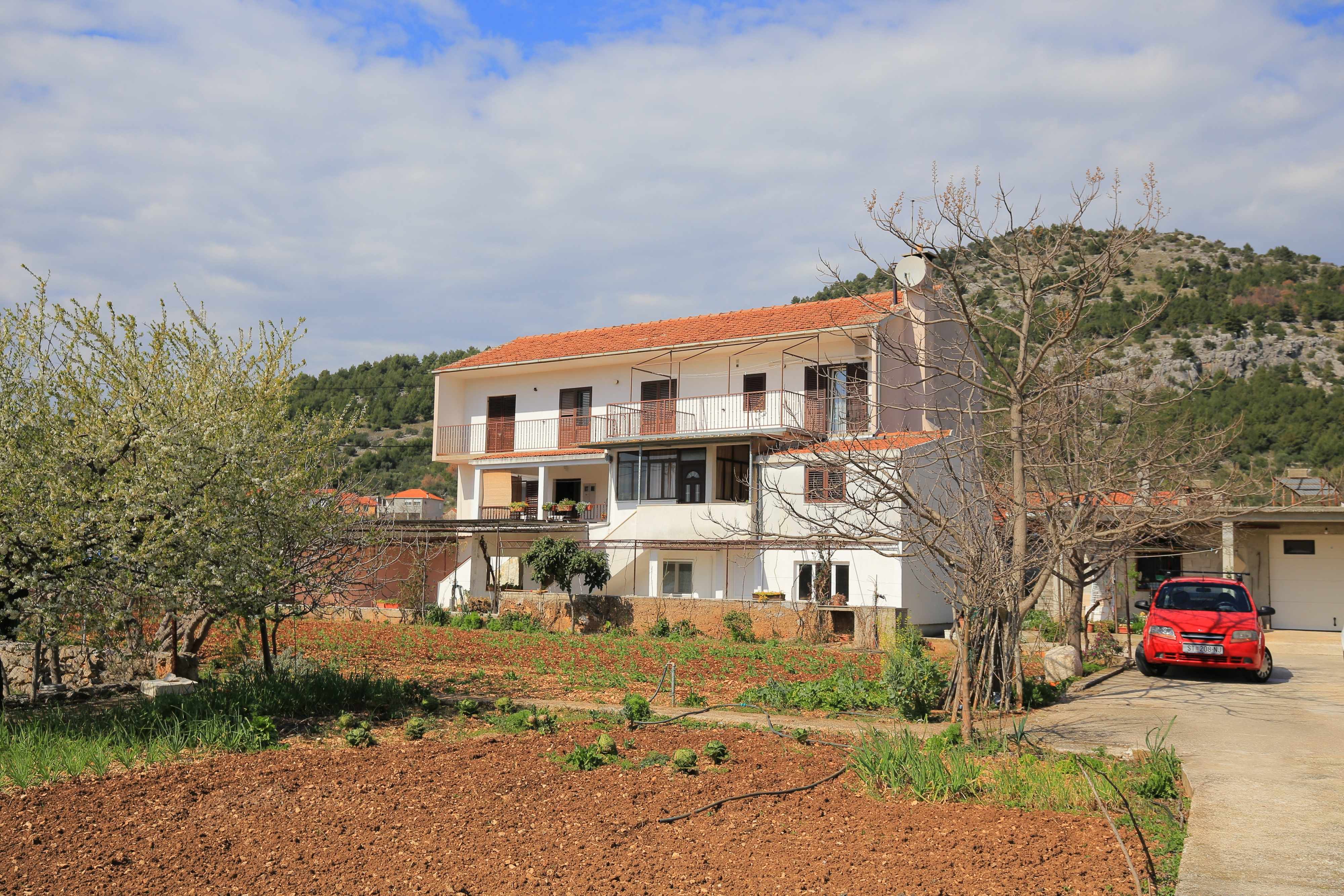 1-Zimmer-Ferienwohnung mit Terrasse Vrsine, Trogir A-25327-a