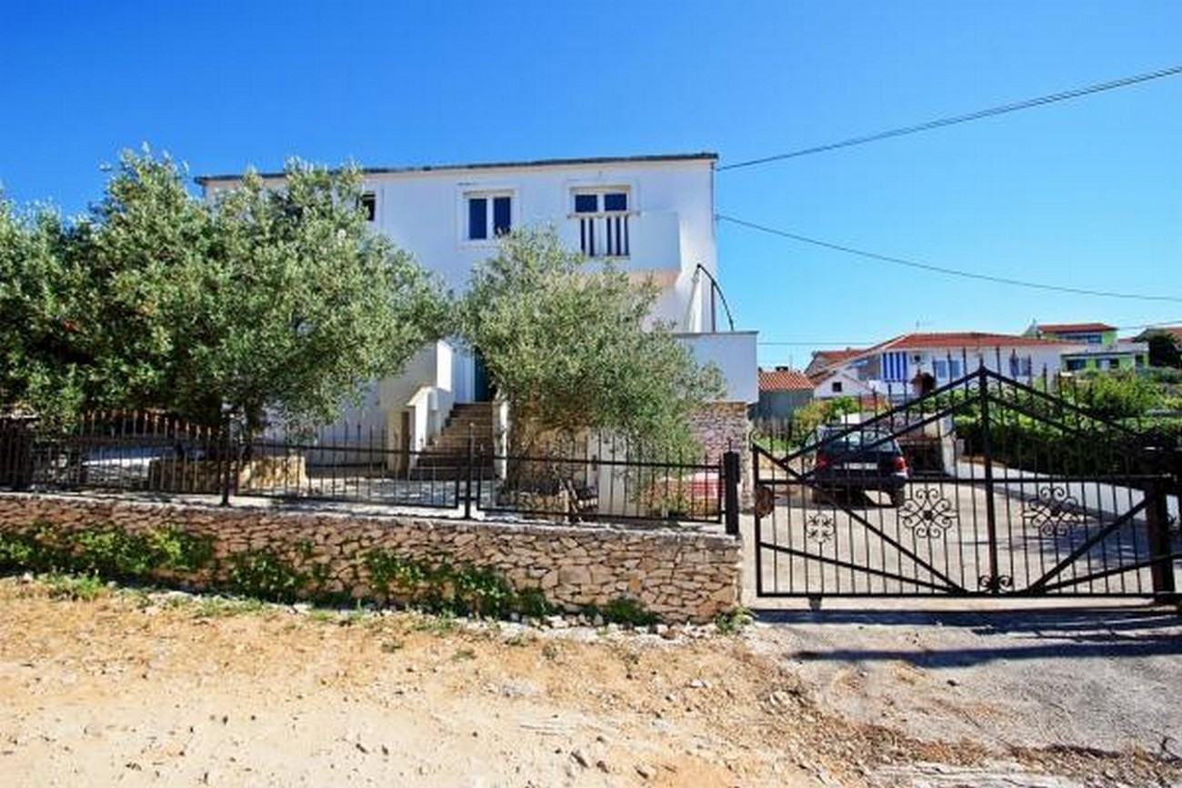 4-Zimmer-Ferienwohnung mit Terrasse Supetar, Brac A-22504-a