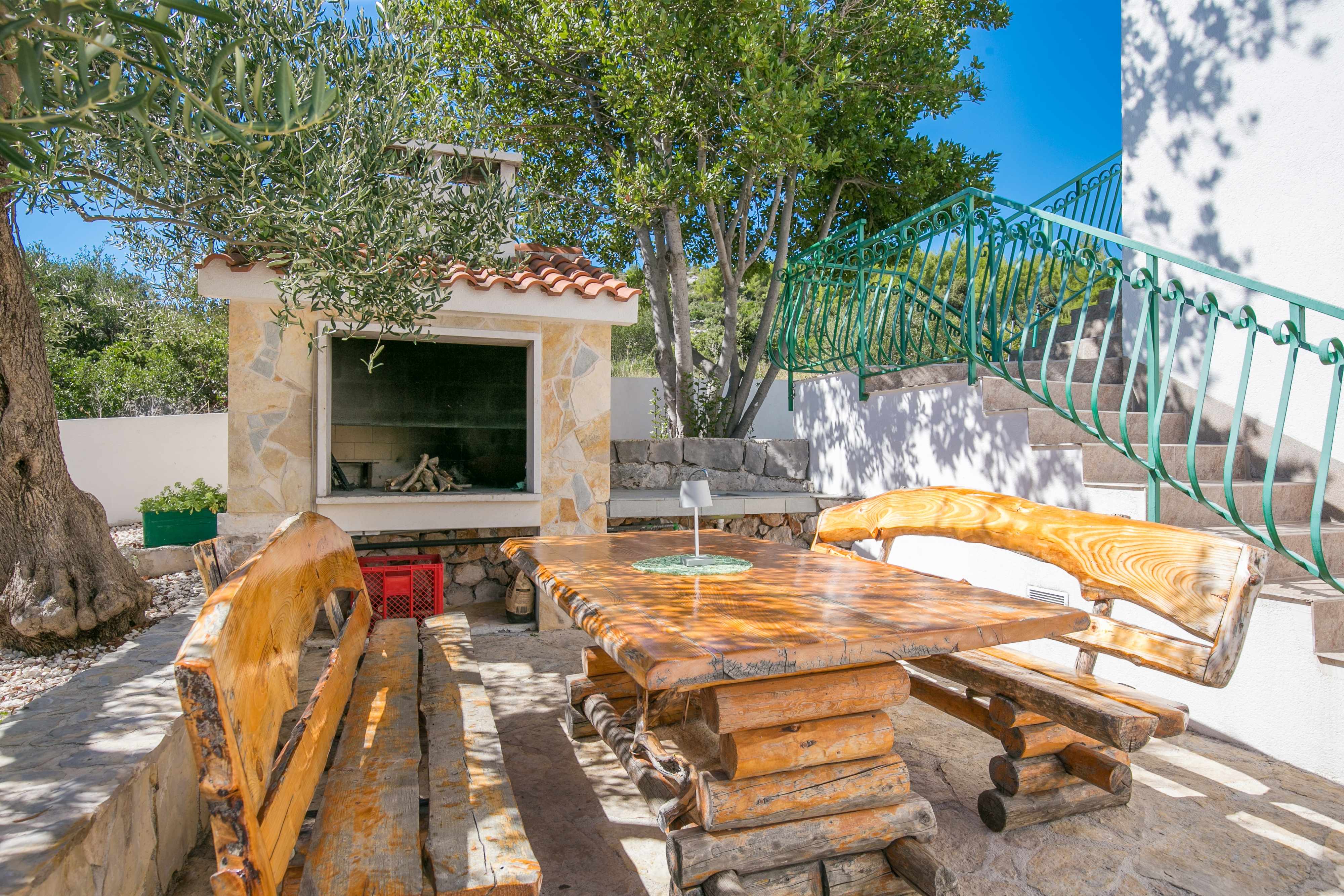 2-Zimmer-Haus mit Terrasse Pozorac, Trogir K-22648