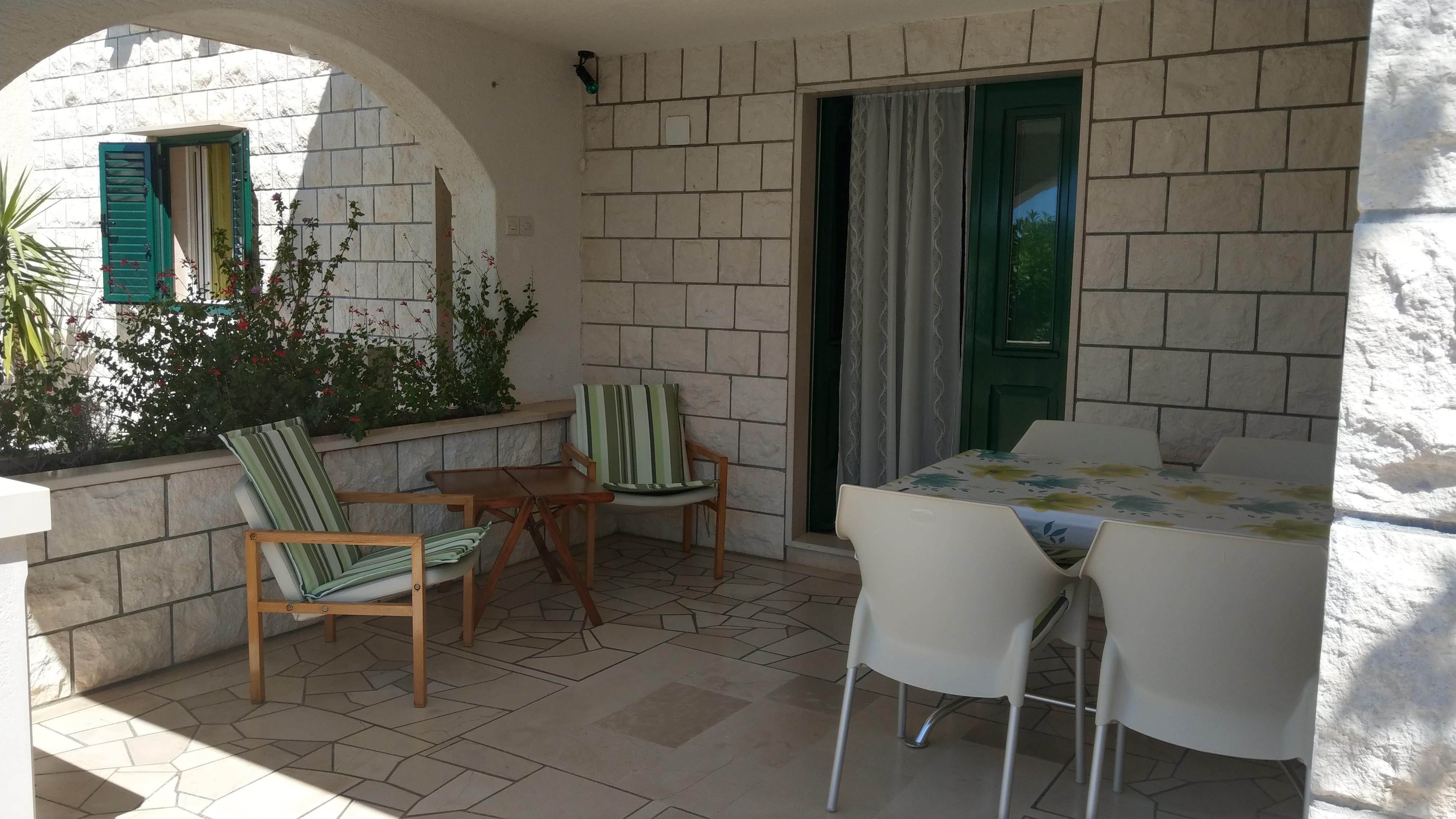 2-Zimmer-Ferienwohnung mit Terrasse Bol, Brac A-13121-a