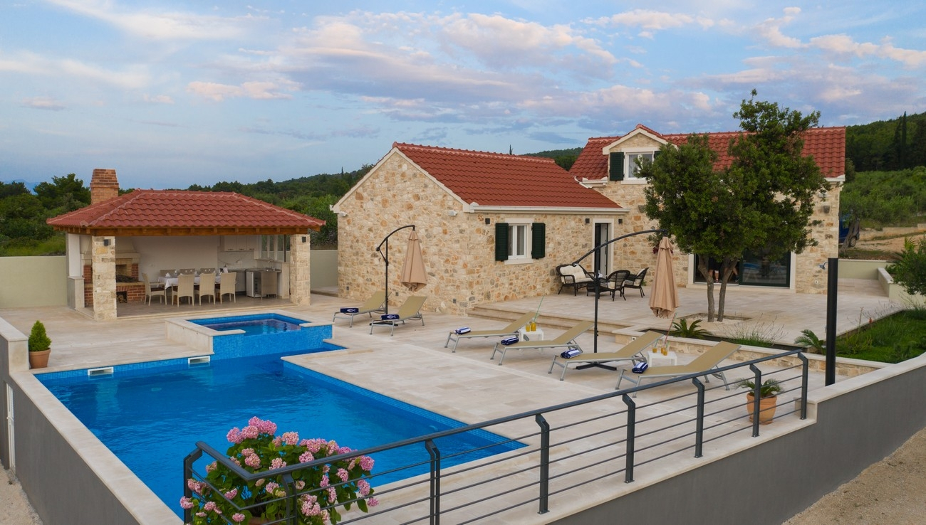 Seaside family friendly house with a swimming pool Supetar, Brač - 231