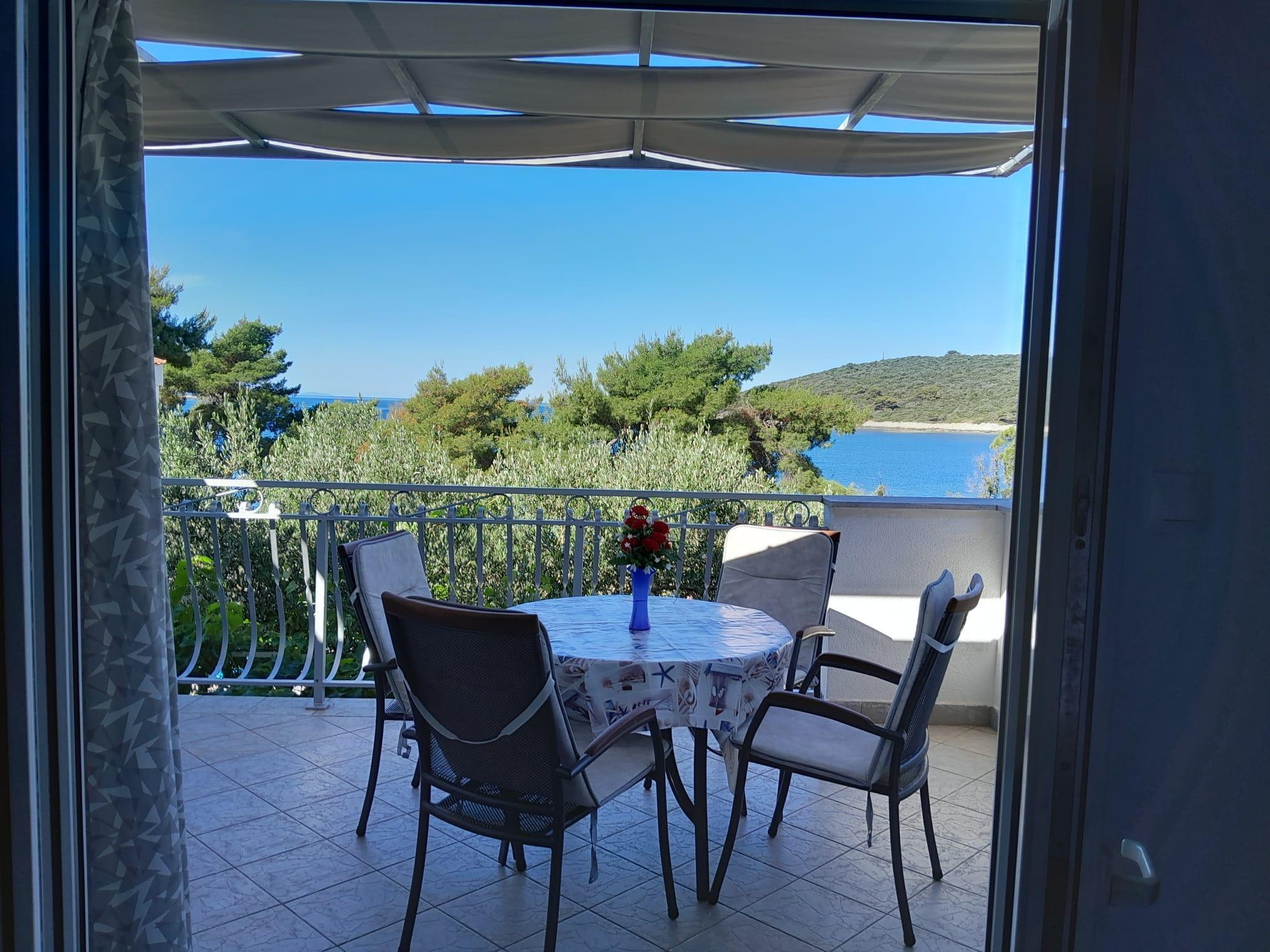 1-Zimmer-Ferienwohnung am Strand Maslinica, Solta A-23173-a