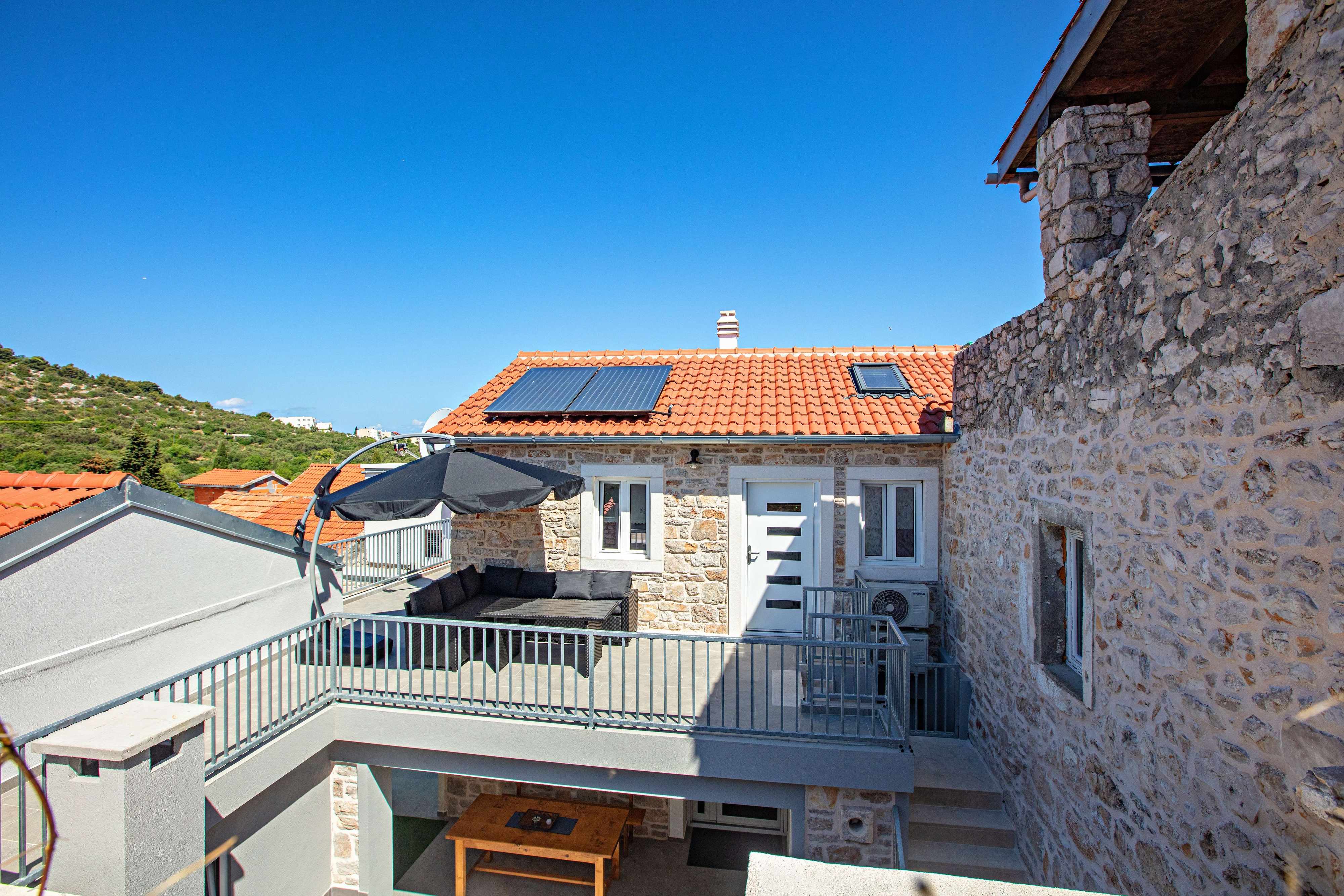 2-Zimmer-Haus mit Terrasse Murter K-23203