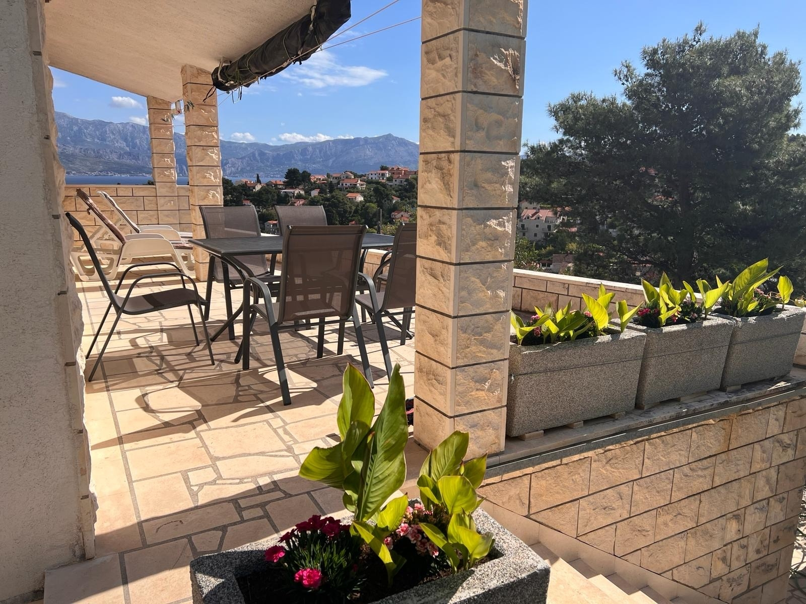2-Zimmer-Ferienwohnung mit Terrasse und Meerblick Splitska, Brac A-233