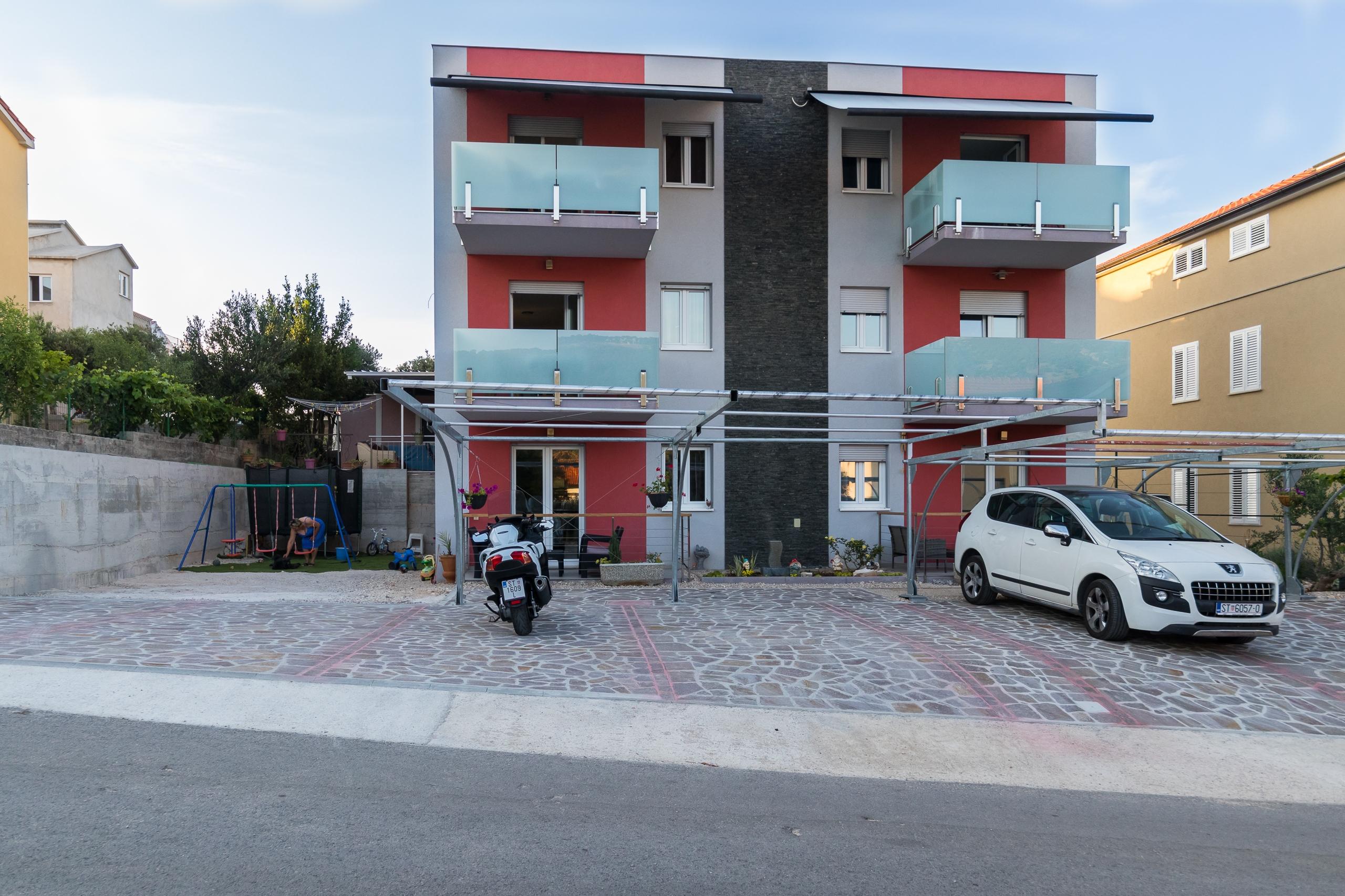 3-Zimmer-Ferienwohnung mit Terrasse Grebastica, Sibenik A-17831-c