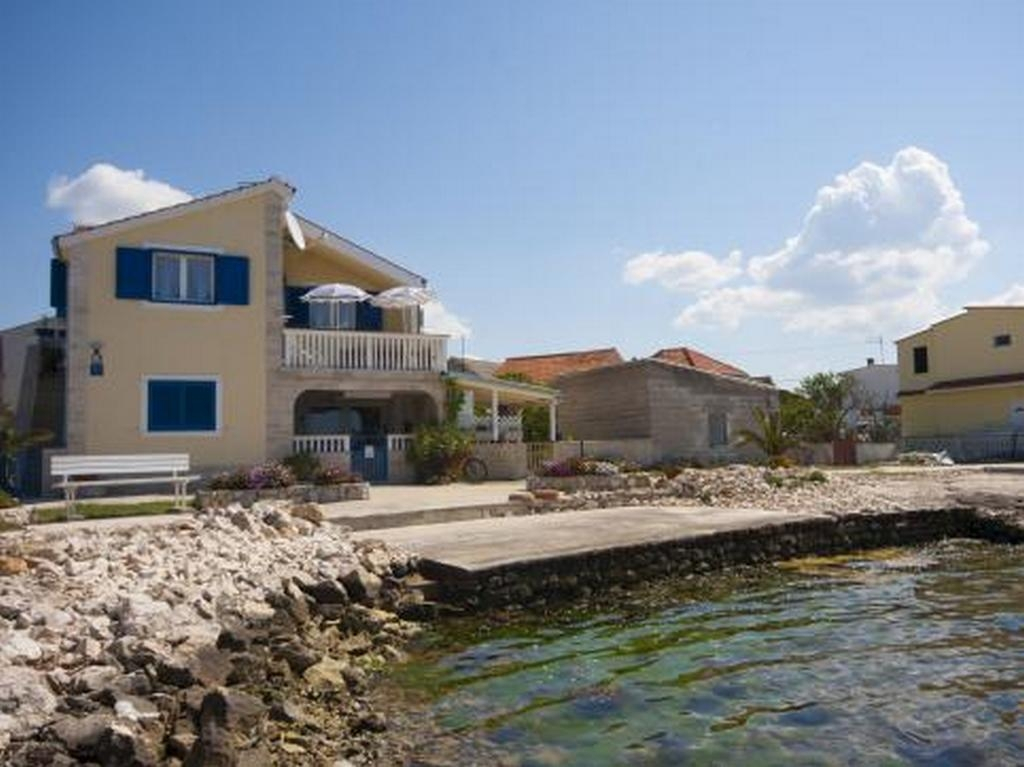 1-Zimmer-Ferienwohnung am Strand Krapanj, Sibenik A-18004-b