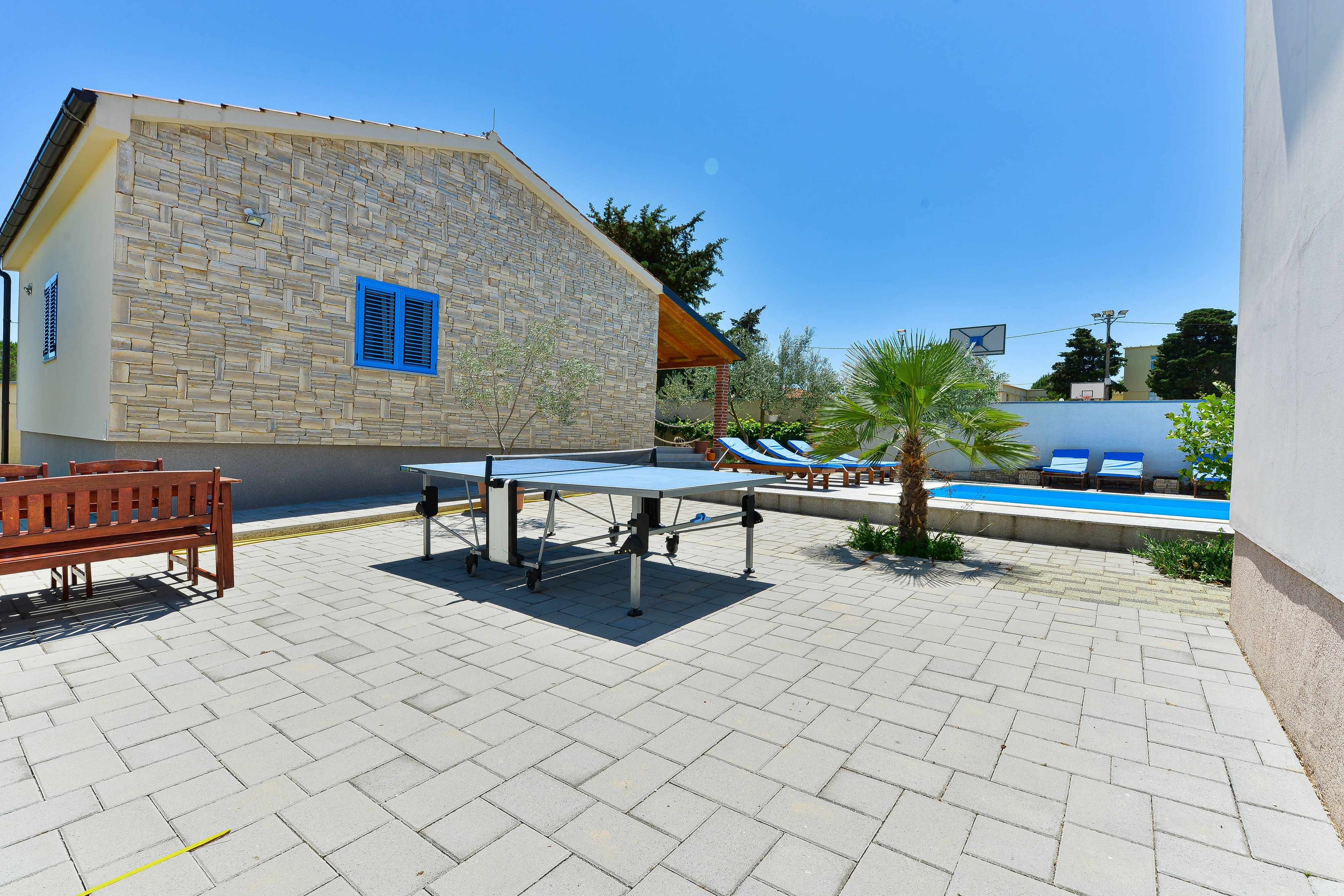 2-Zimmer-Ferienwohnung mit Terrasse Zadar A-18098-a