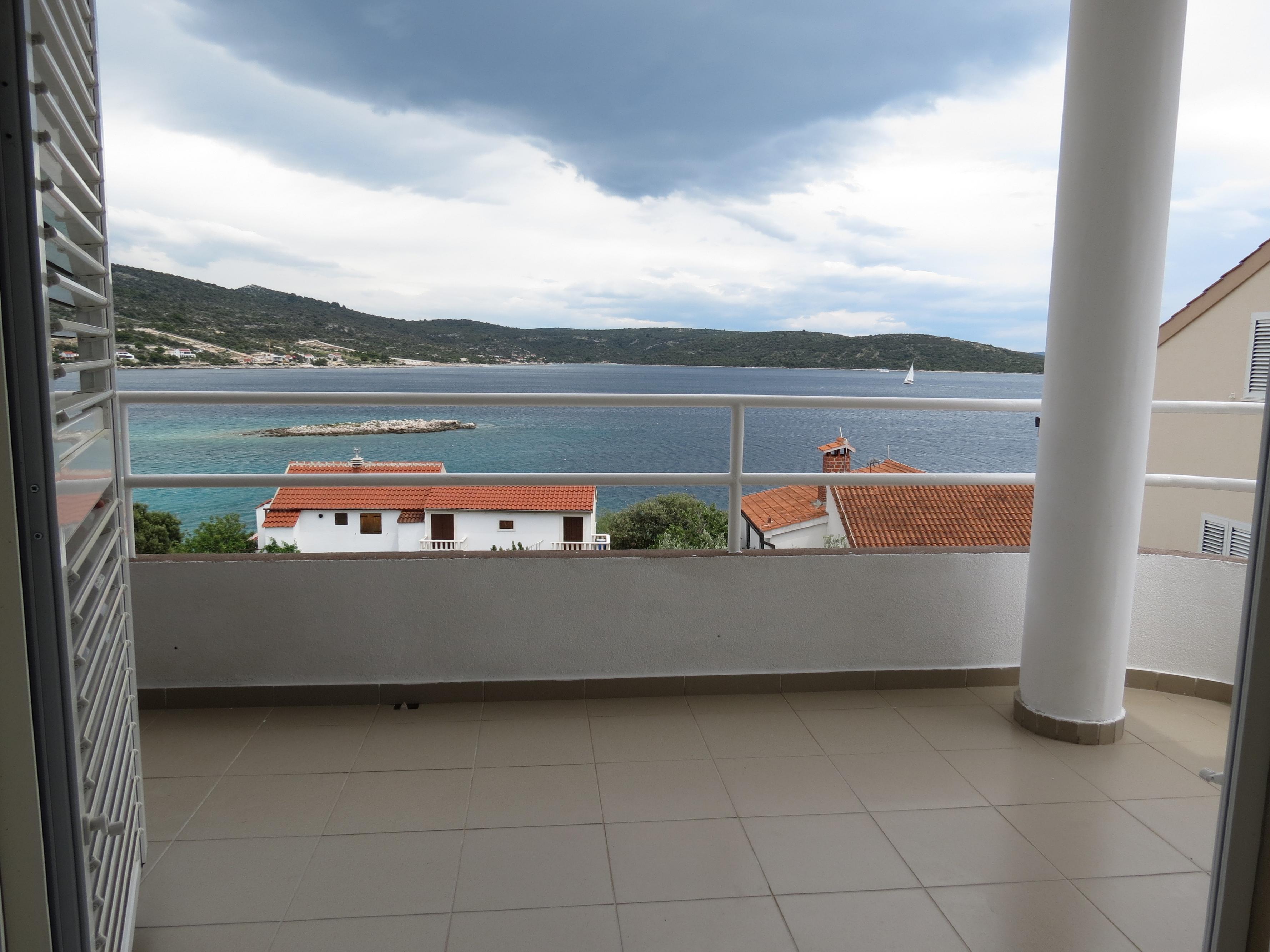 2-Zimmer-Ferienwohnung am Strand Sevid, Trogir A-18168-d