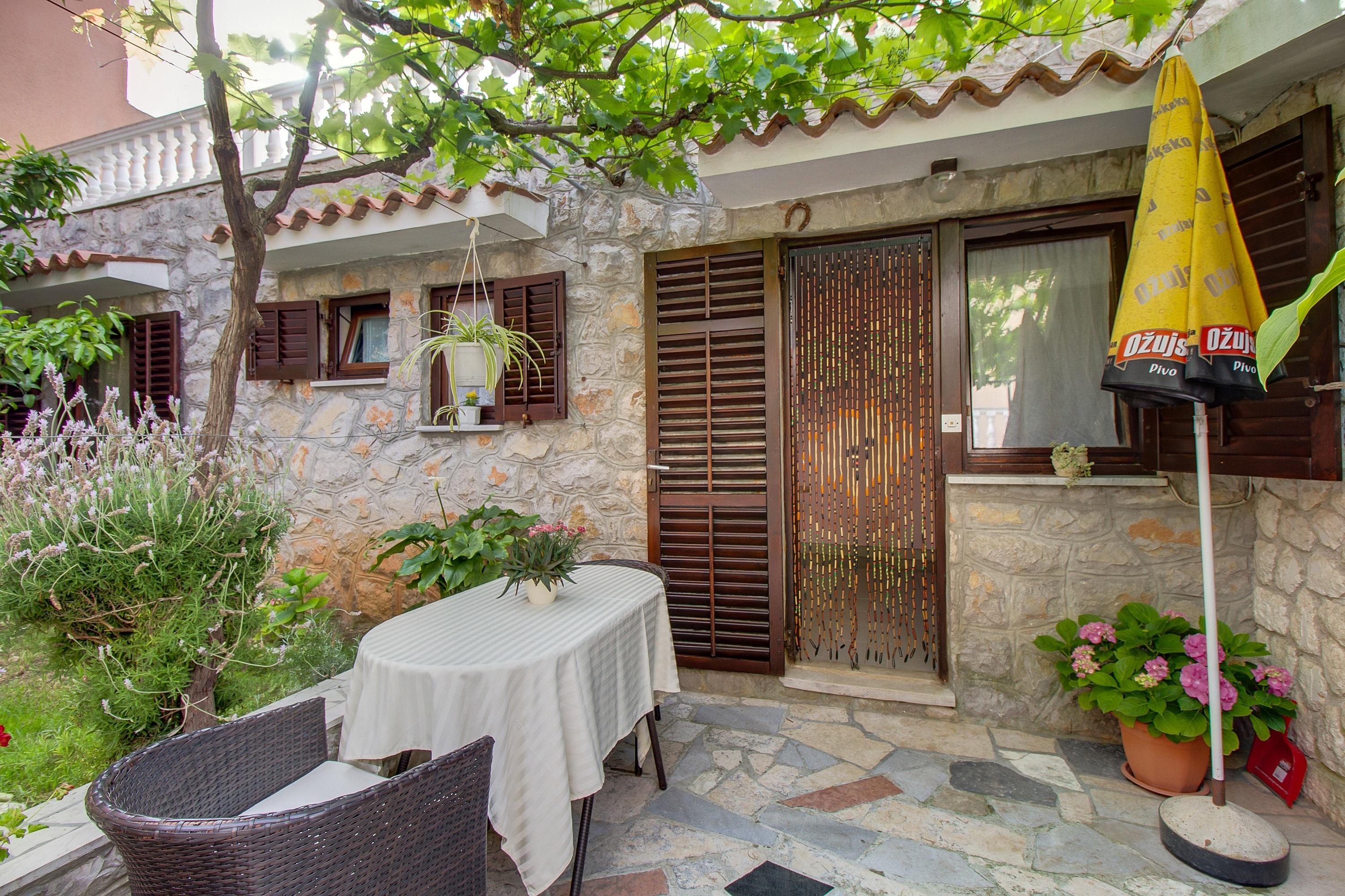 1-Zimmer-Ferienwohnung mit Terrasse Mali Losinj A-19646-a