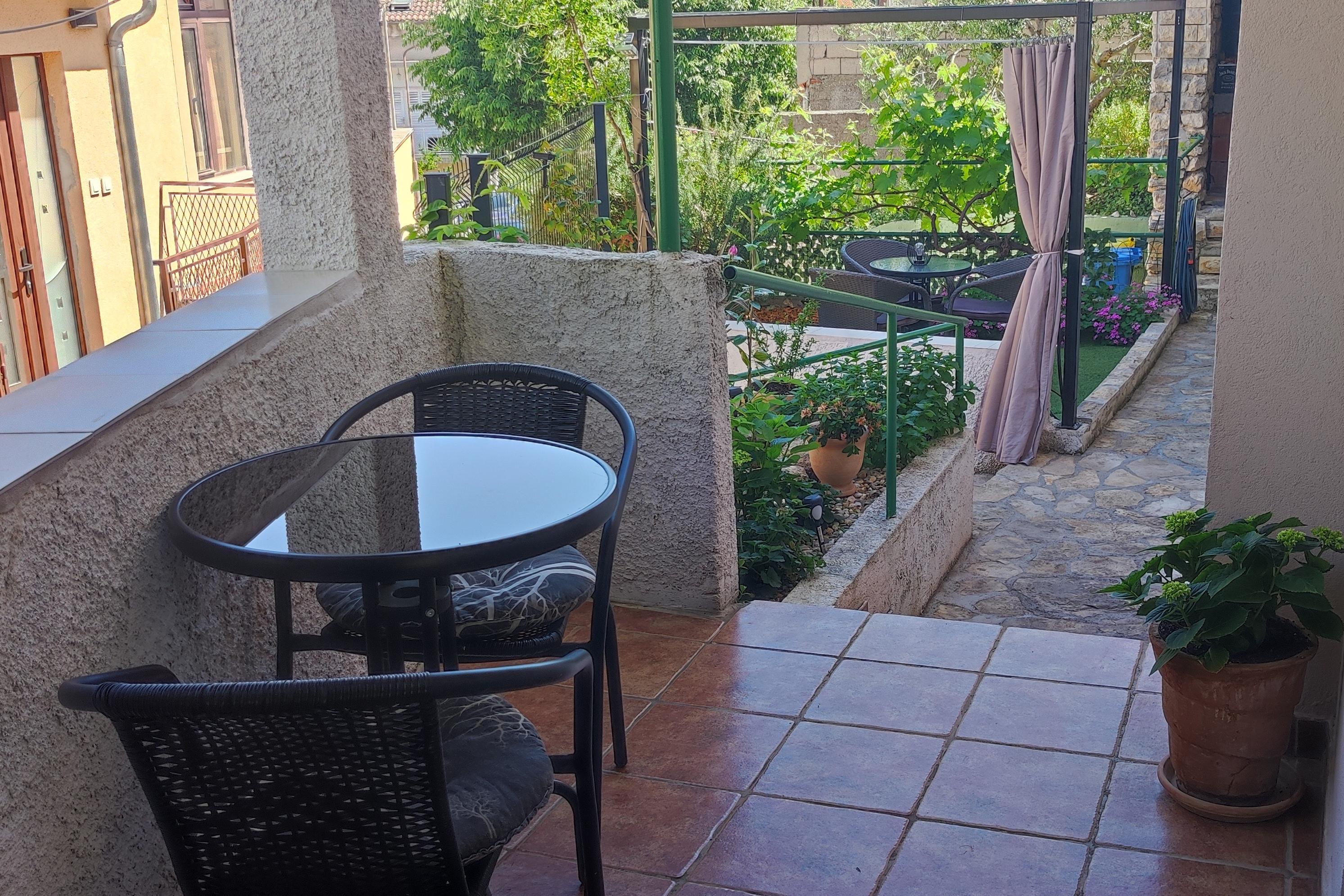 1-Zimmer-Ferienwohnung mit Terrasse Sibenik A-23783-a
