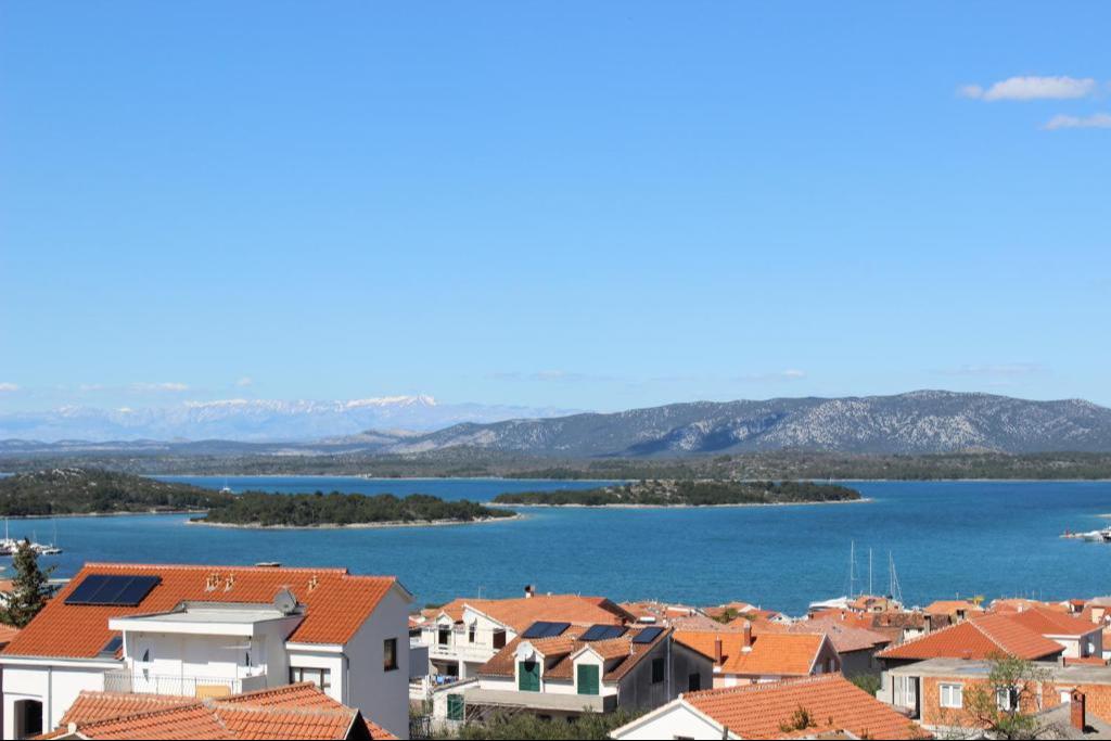 Apartment mit 2 Schlafzimmern, Balkon und Meerblick