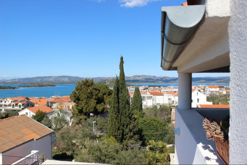 Apartment mit 2 Schlafzimmern, Balkon und Meerblick