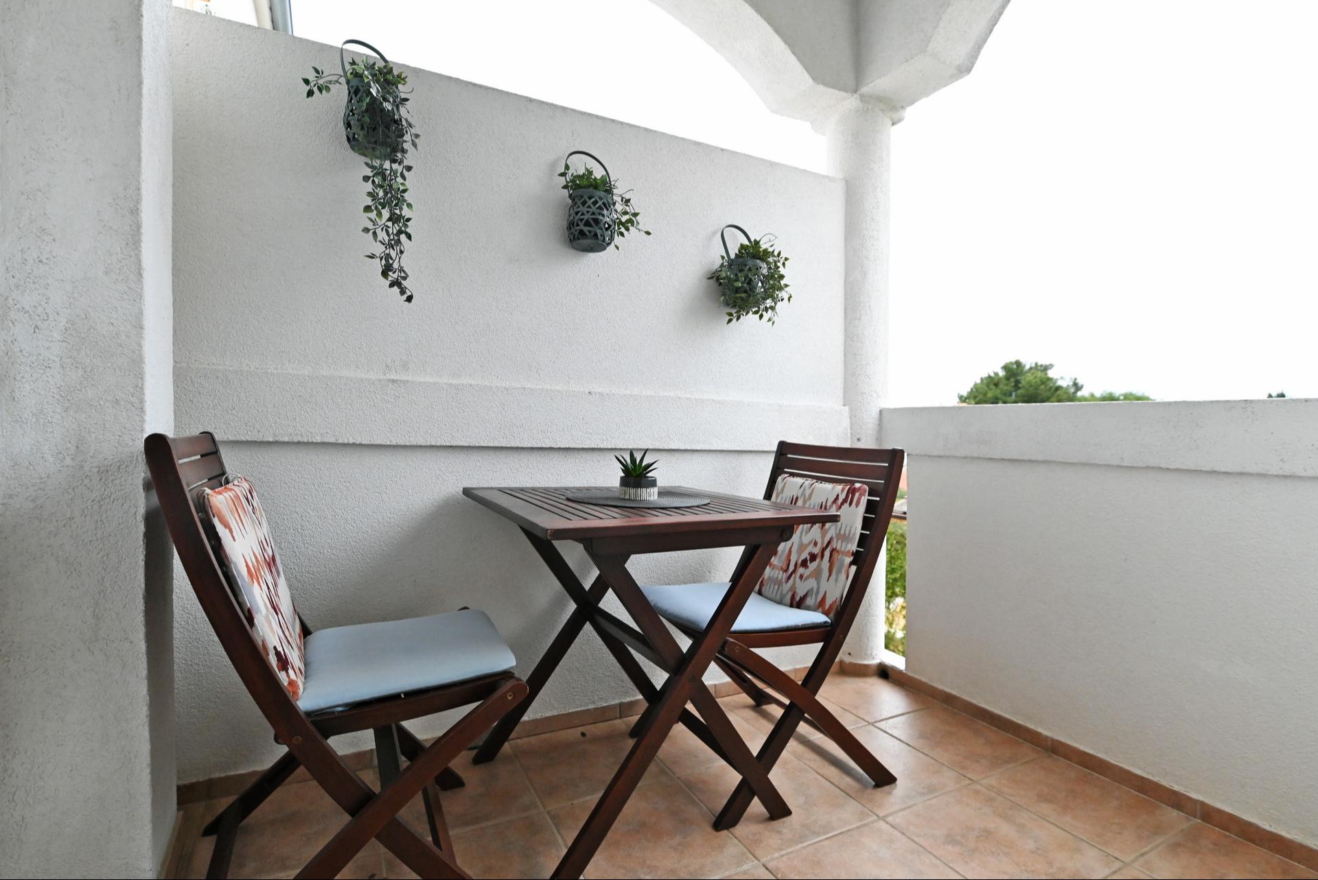 Studio-Apartment mit Balkon und Meerblick I