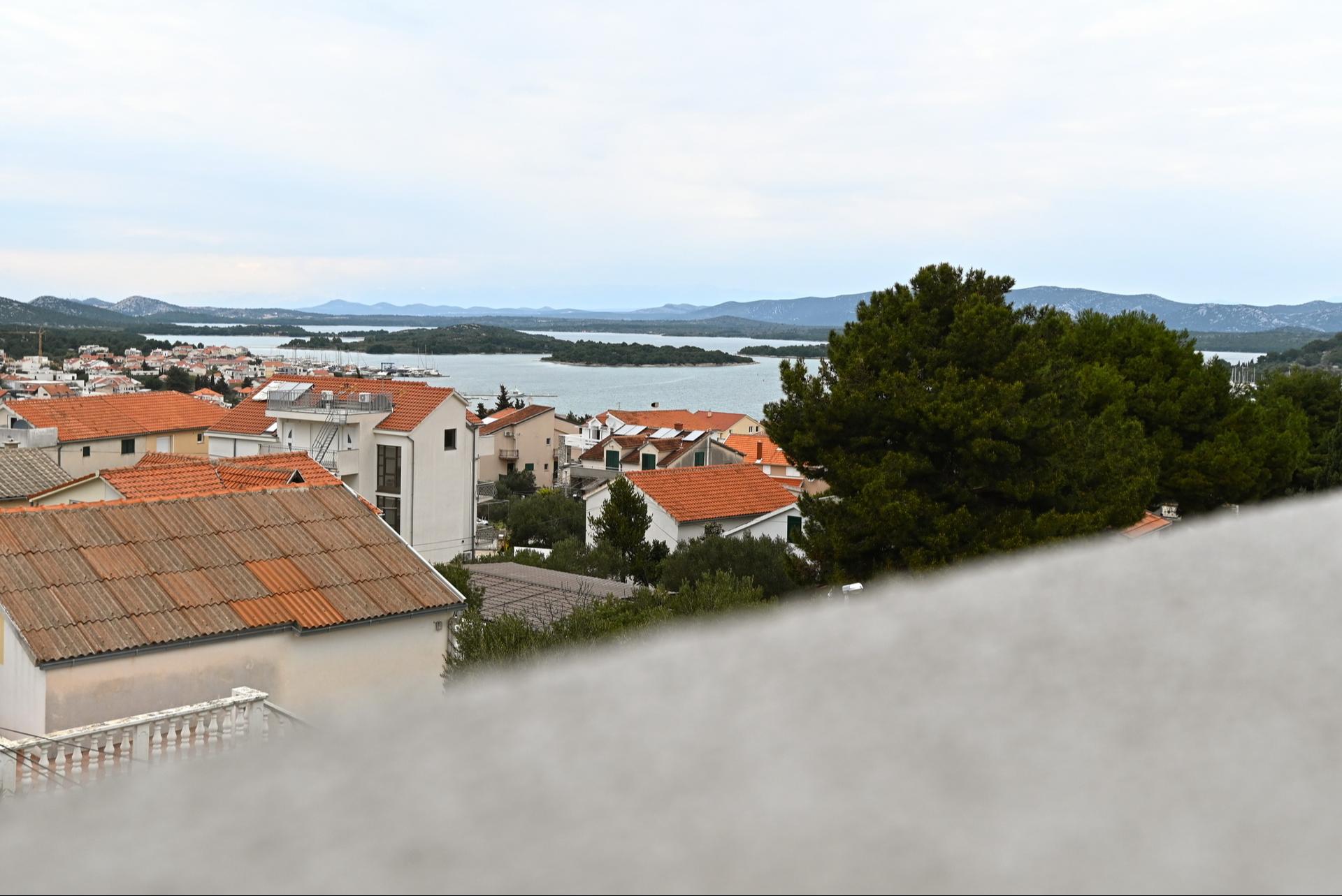 Studio-Apartment mit Balkon und Meerblick