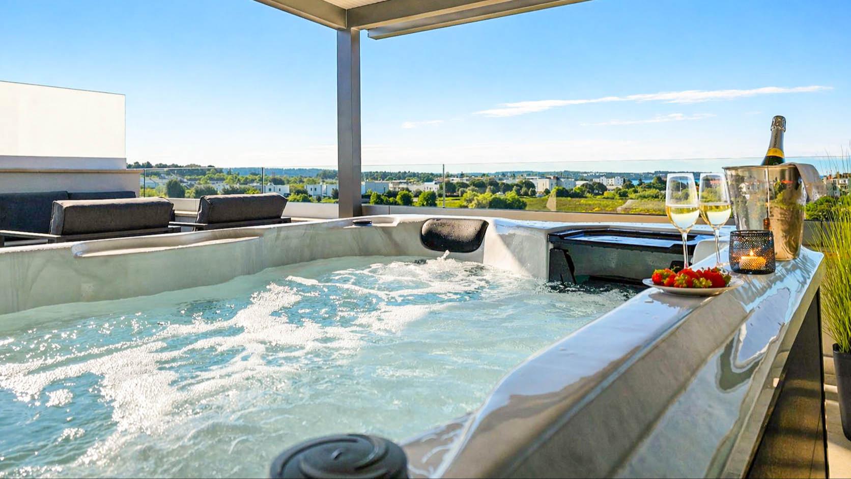 Ferienhaus für bis zu 6 Personen mit Dachterrasse und Whirlpool