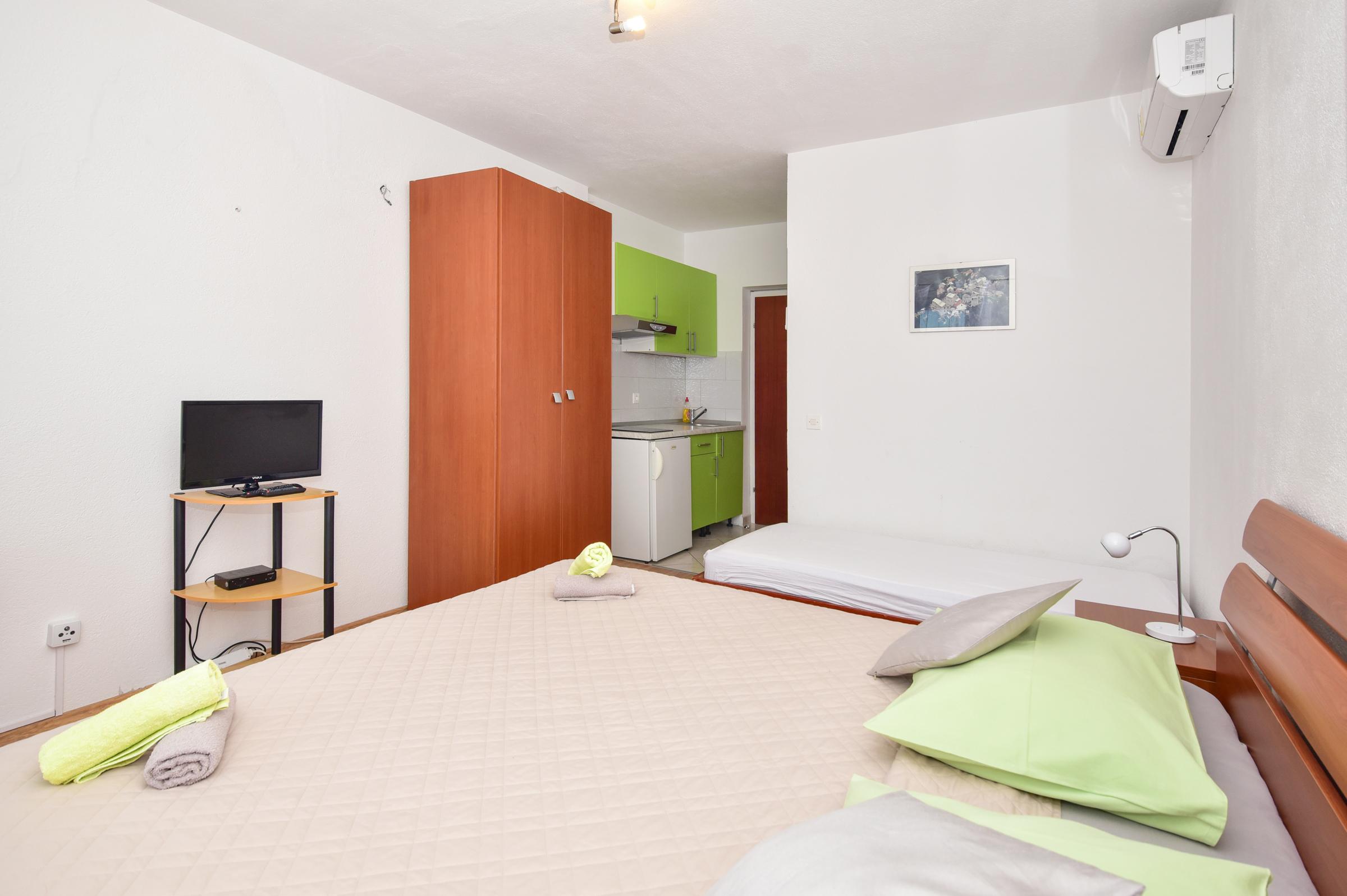 Studio-Apartment mit Balkon und Meerblick
