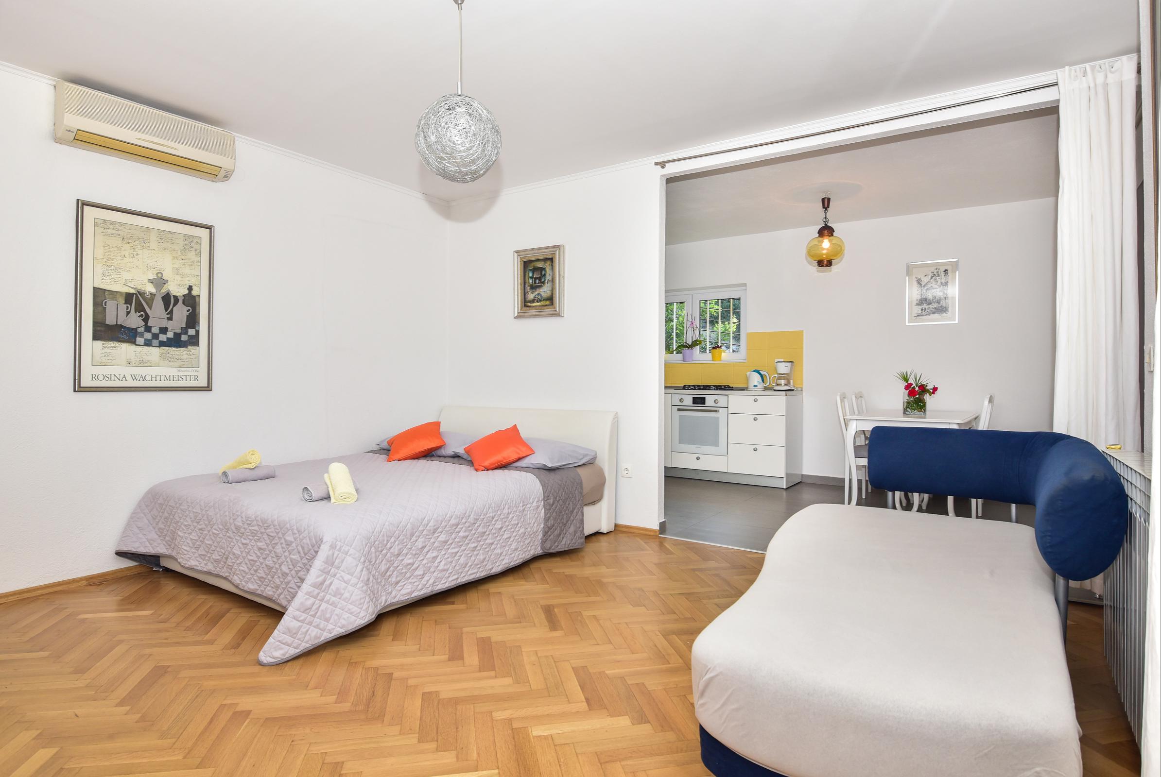 Studio mit Balkon & Meerblick in Brela