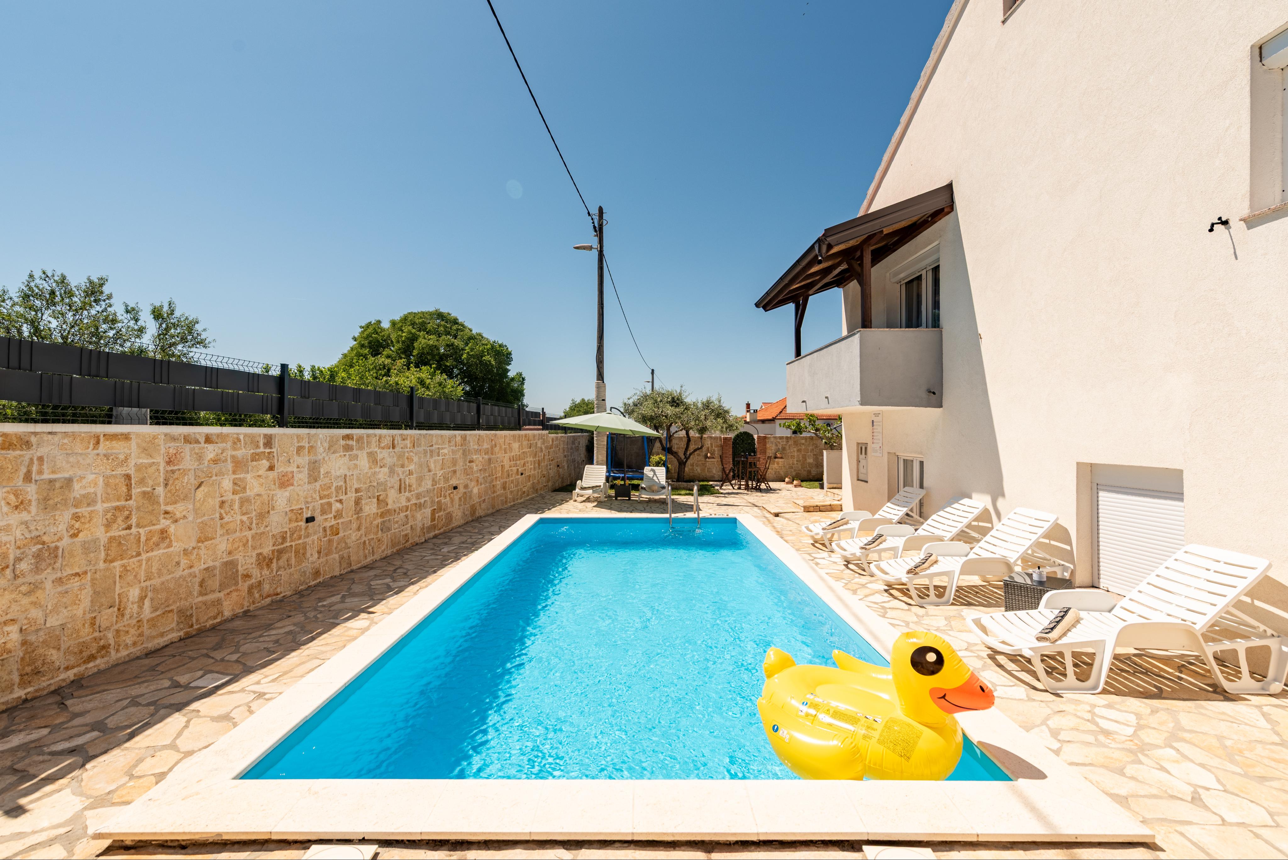 Charmante Villa mit Pool nahe Zadar