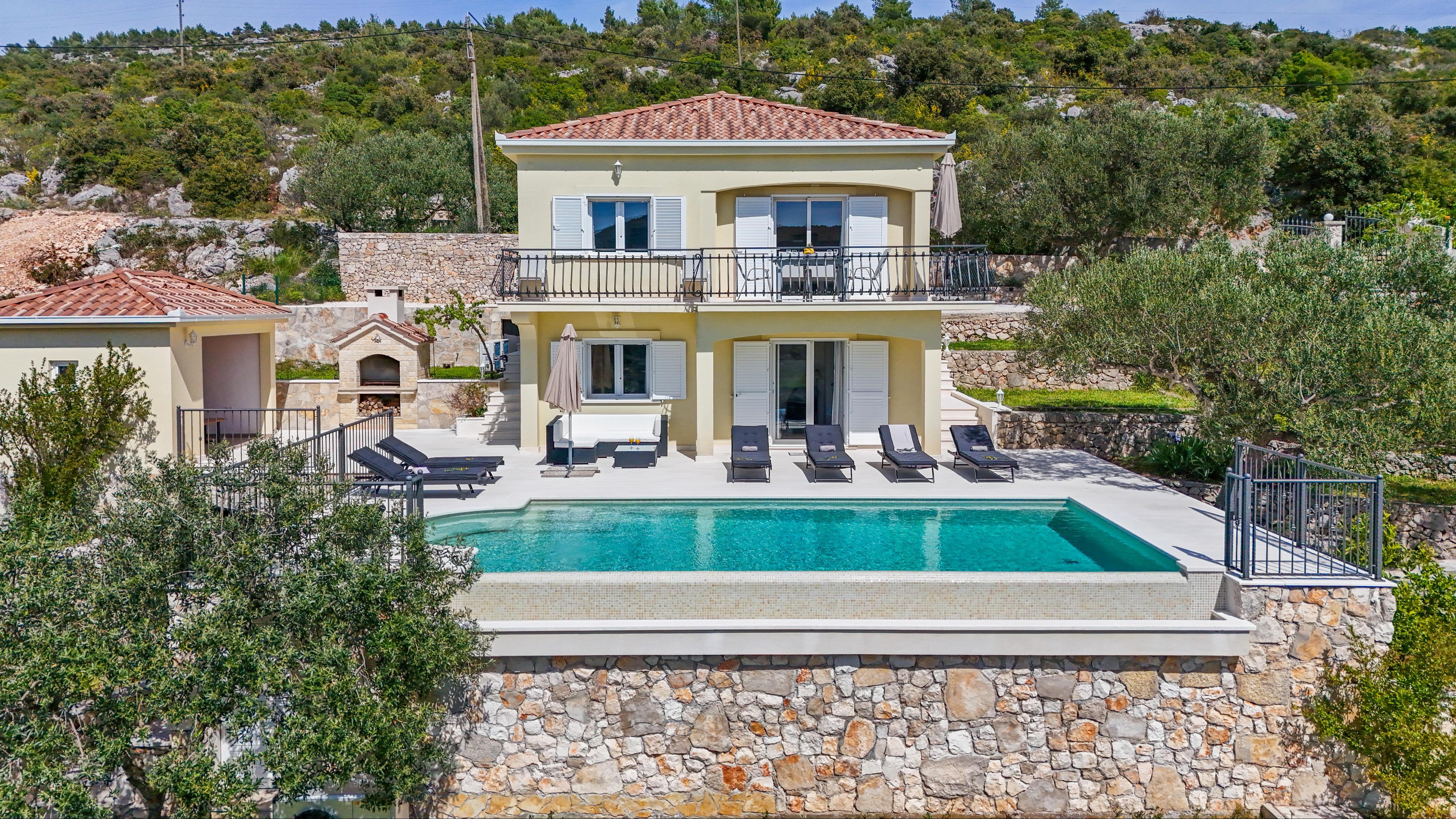 Moderne Villa mit Pool
