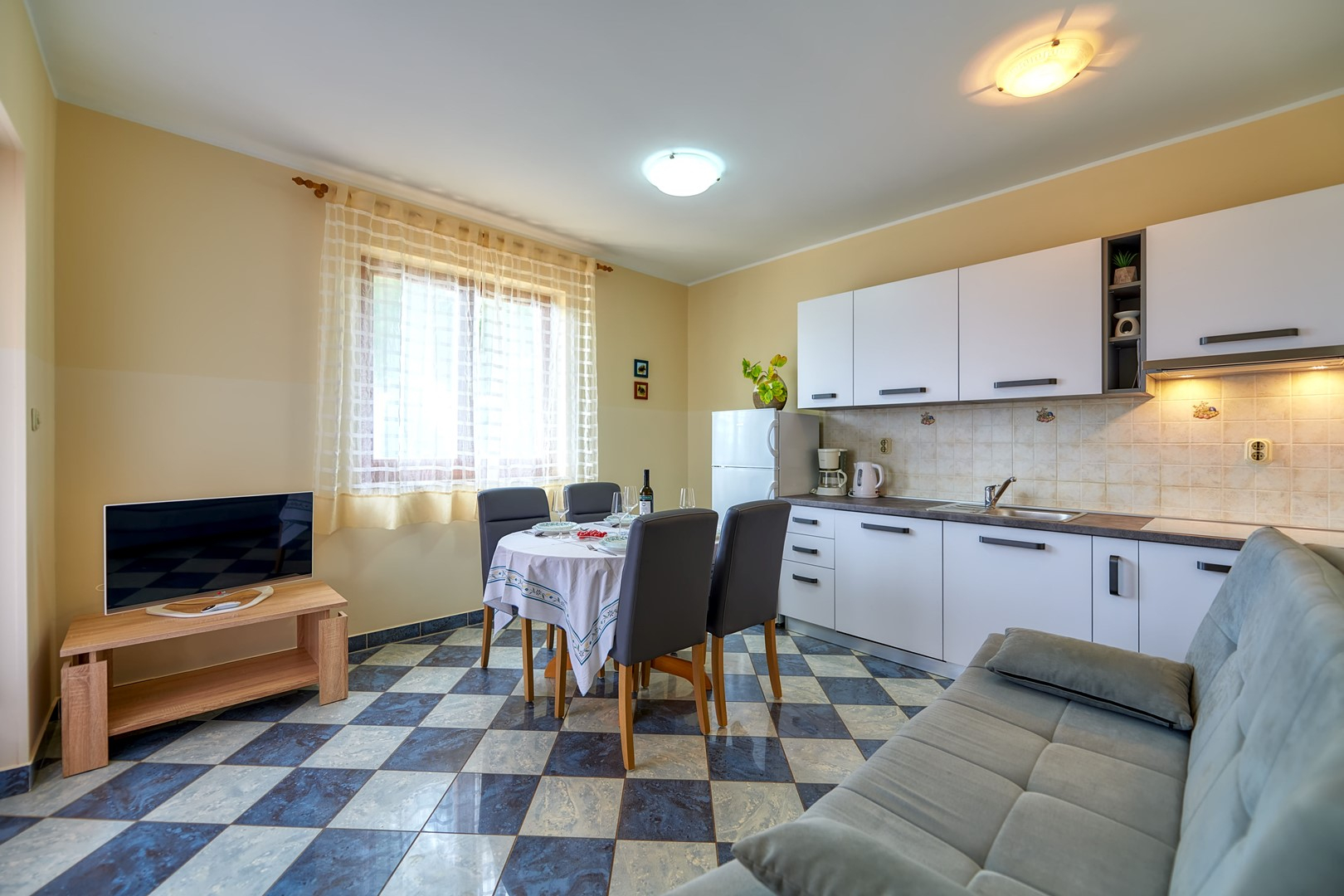 Geräumiges Apartment mit Balkon