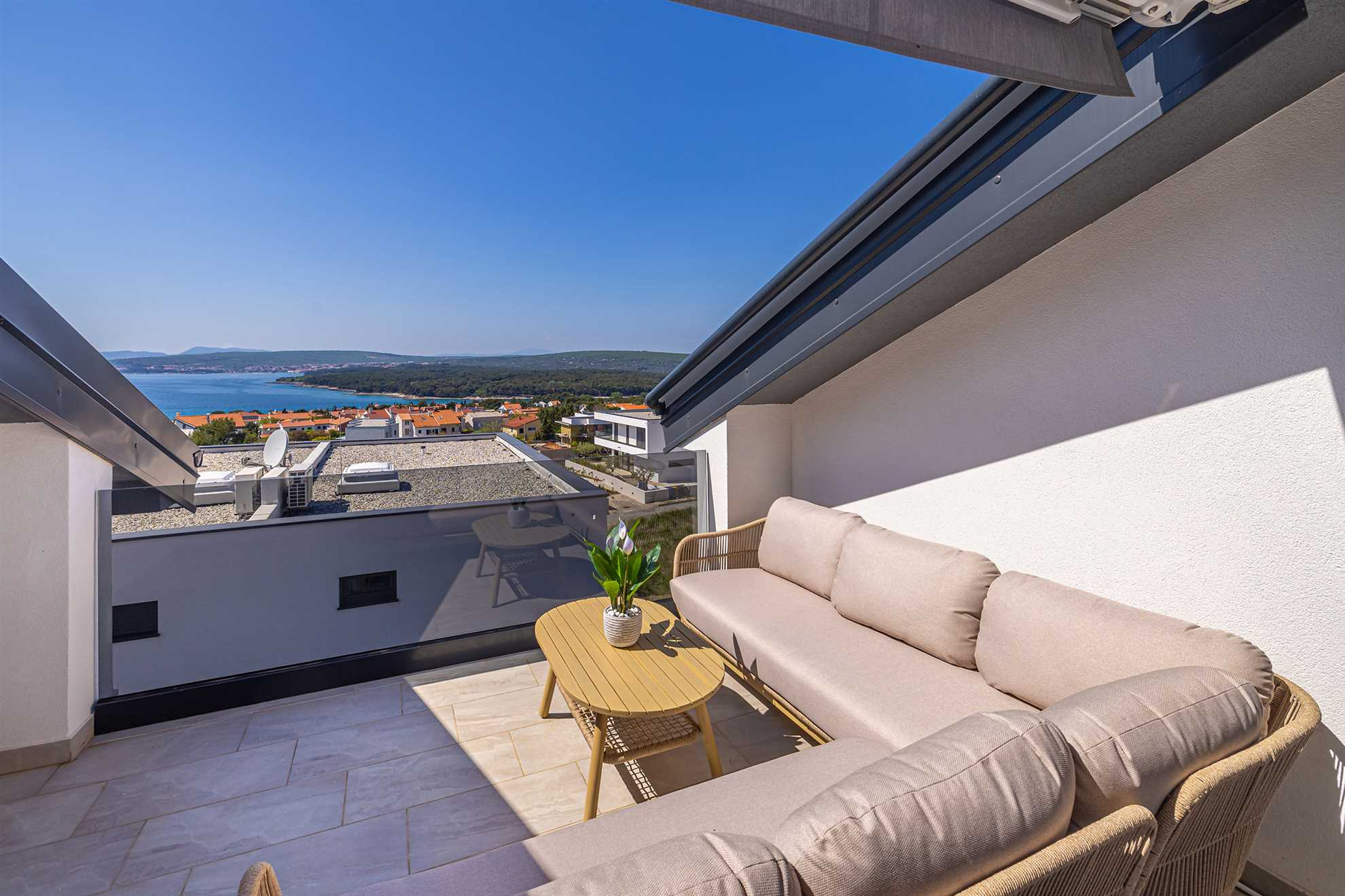 Ferienhaus in Punat mit Klima, Sat-TV, Meerblick, Internet und Garten