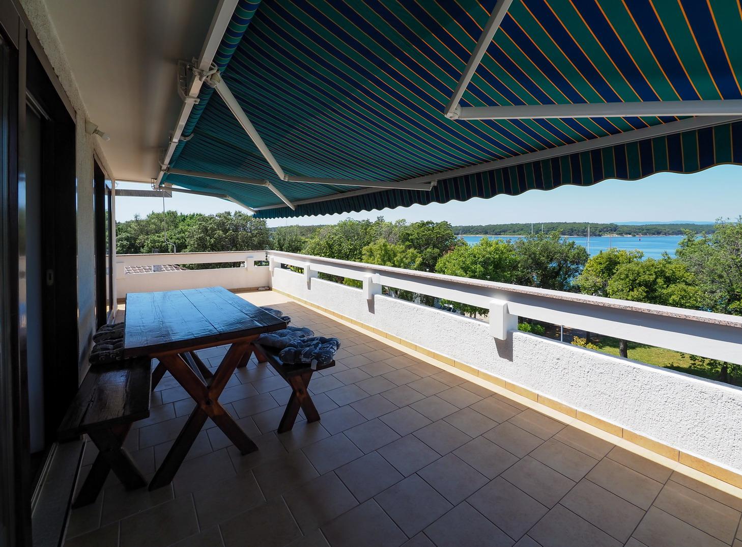 Traumhafte Ferienwohnung, meernah, mit Meerblick in Punat, Sat-TV