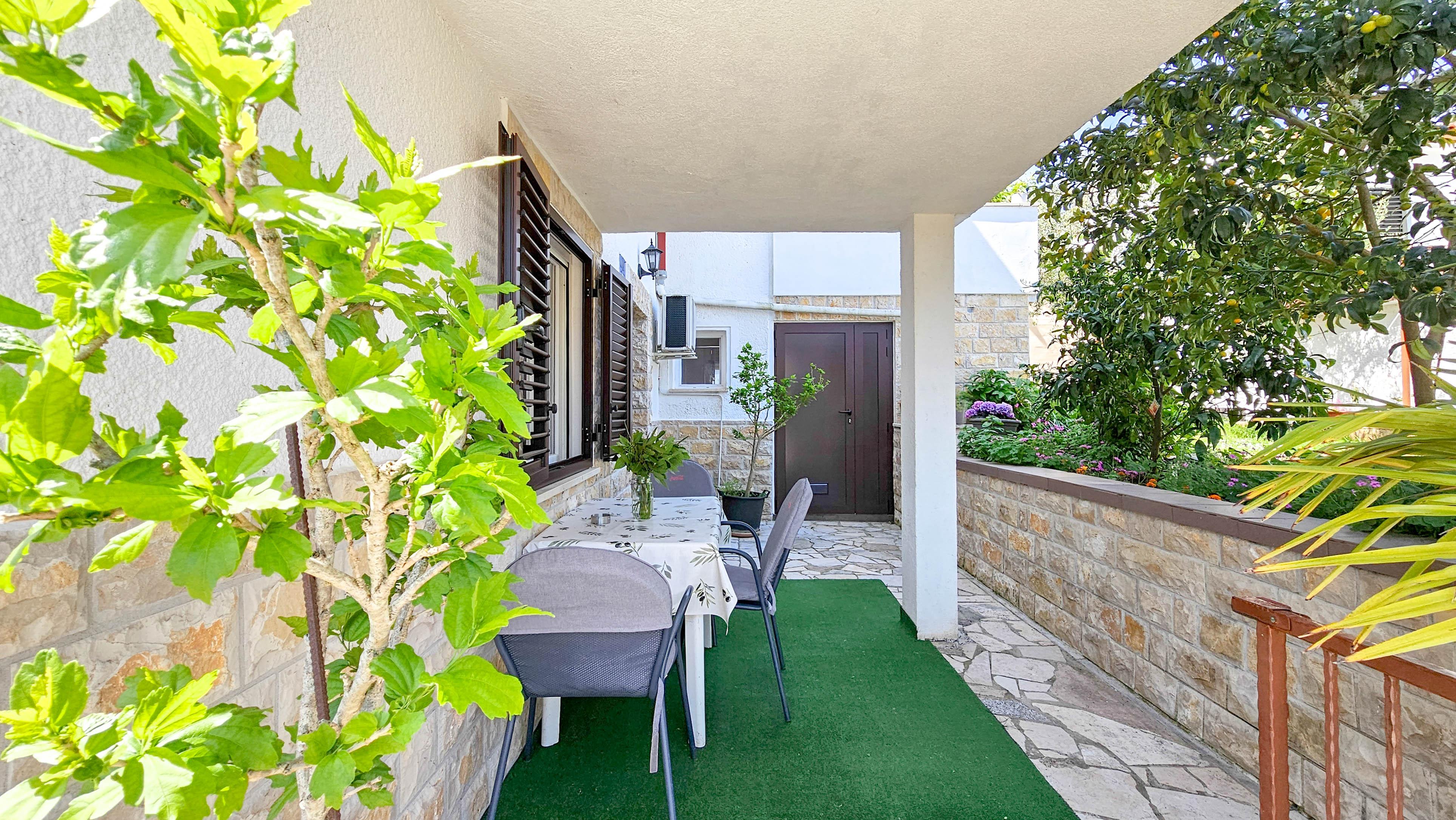 Studio-Apartment für 2 Personen mit Garten