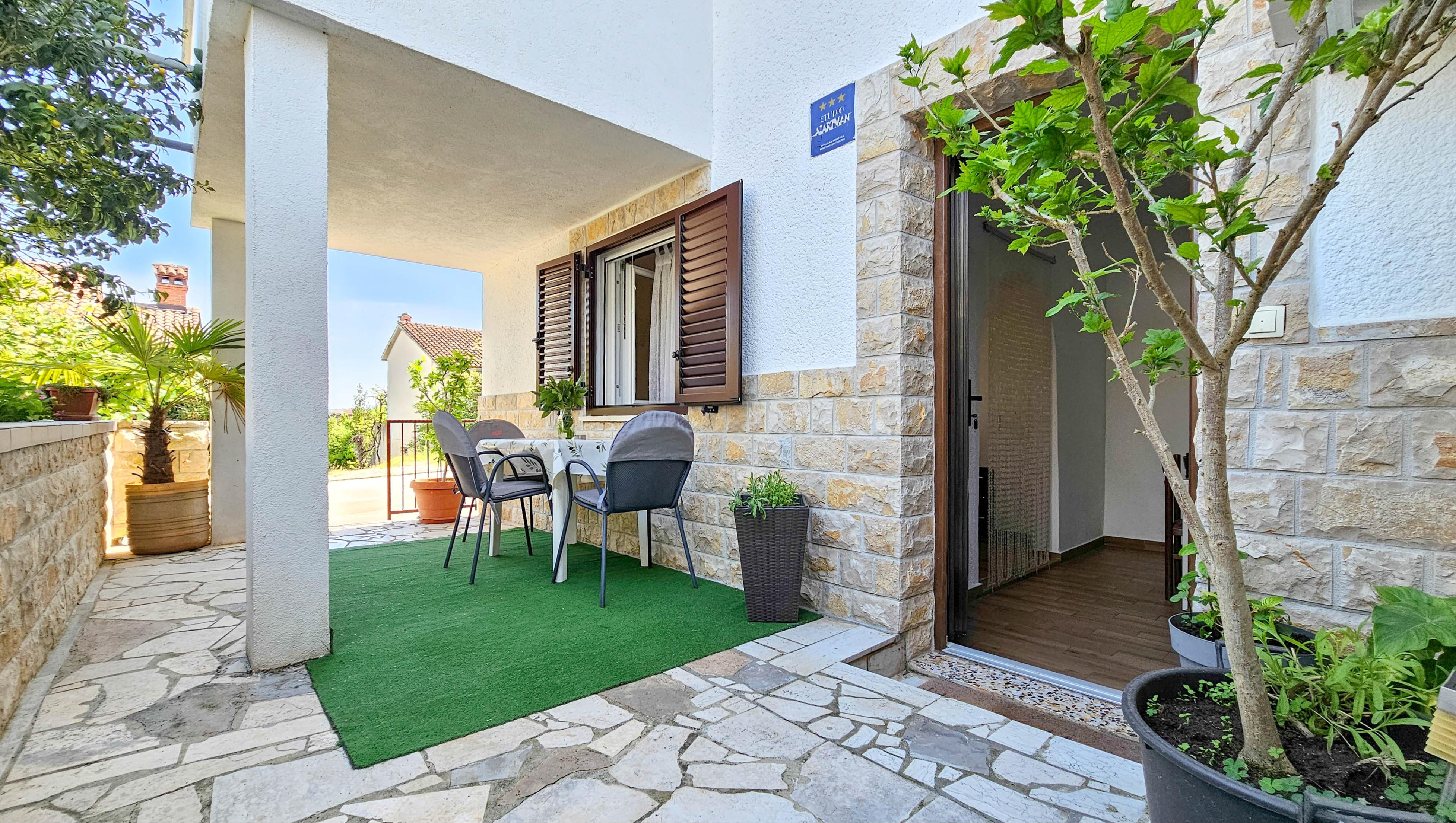 Studio-Apartment für 2 Personen mit Garten