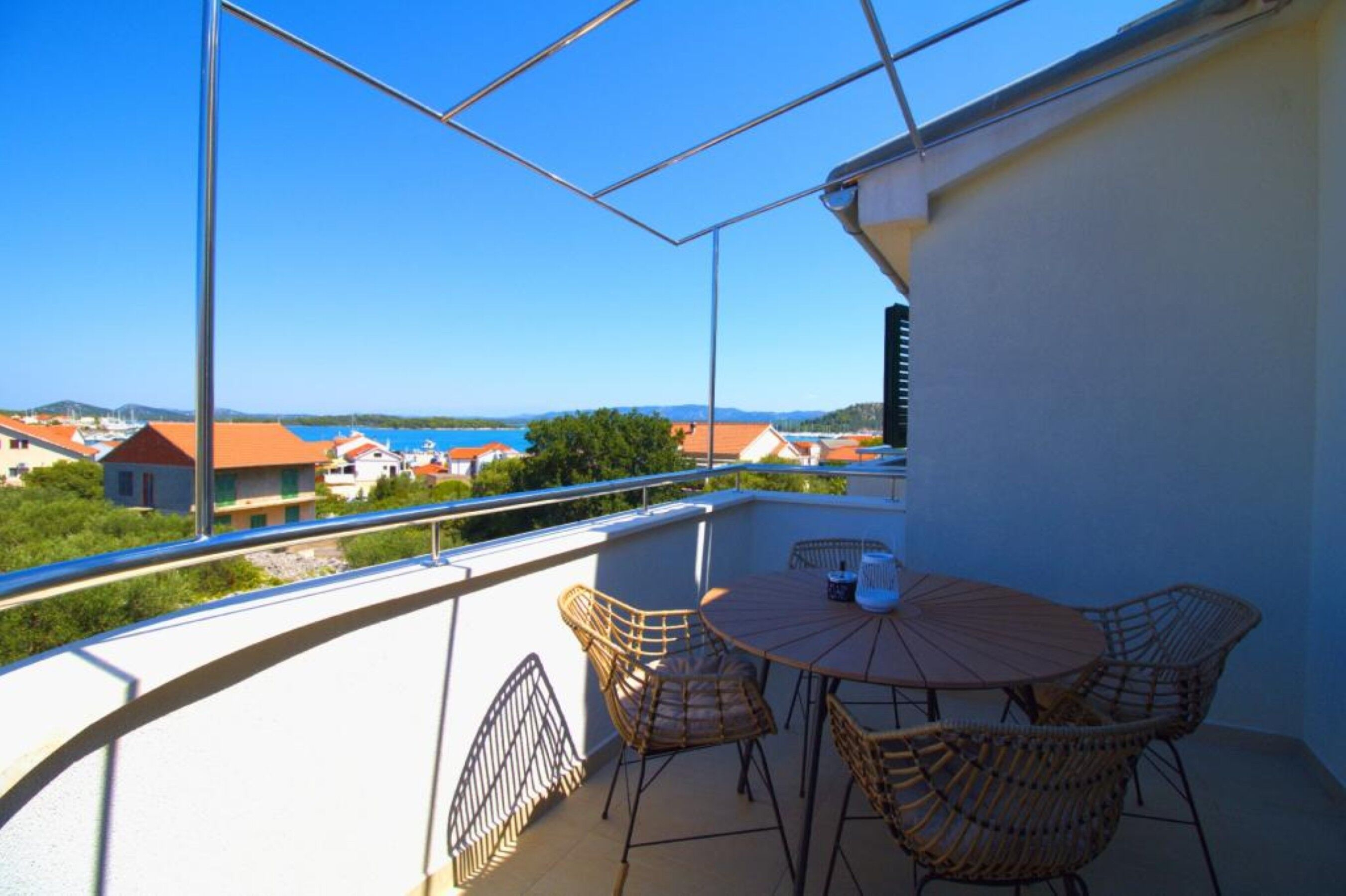 Ferienwohnung in Murter mit Klima, Sat-TV, Meerblick