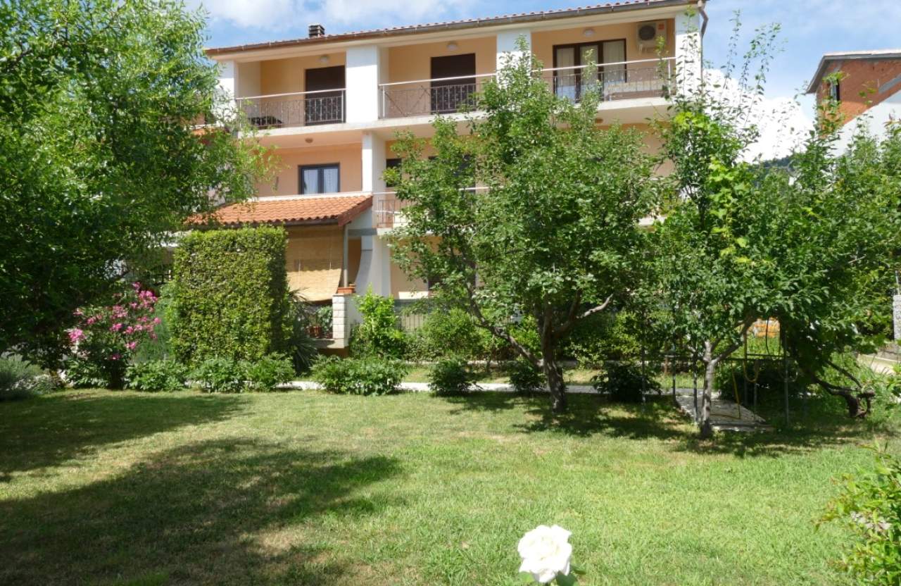 Klimatisierte 25m² Studiowohnung im Ferienort Banjol