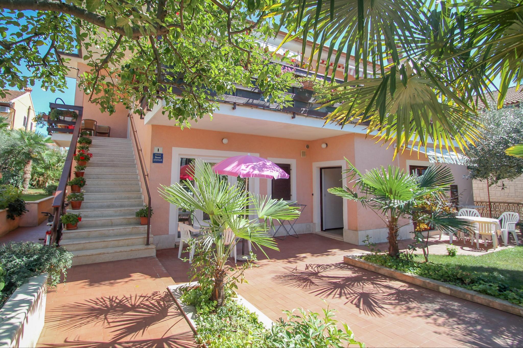 Ideal für 2 ist dieses Erdgeschoßstudio auf 25 m² - 350 m zum Strand
