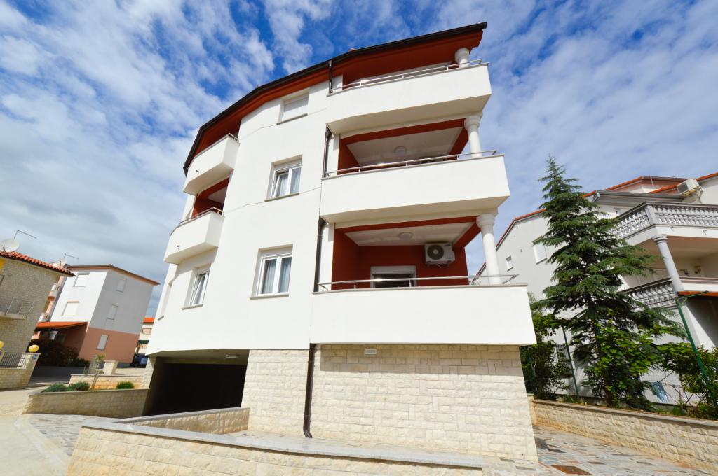 39 m² große FeWo für 2-4 Pers in der 2.Etage mit Klima, Tv, Internet