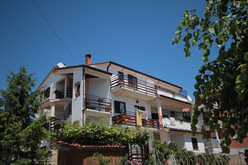 Studio mit Meerblick f. 2 Pers. mit Sat-Tv, Klima & Balkon in Novigrad