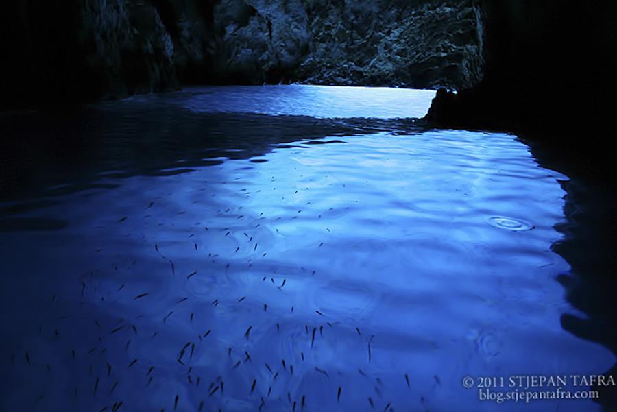 Blaue Grotte von Bisevo Kroatien Reiseführer √ Kroati.de