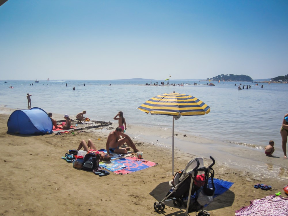 Strand Bijeca in Medulin | Kroatien Strände √