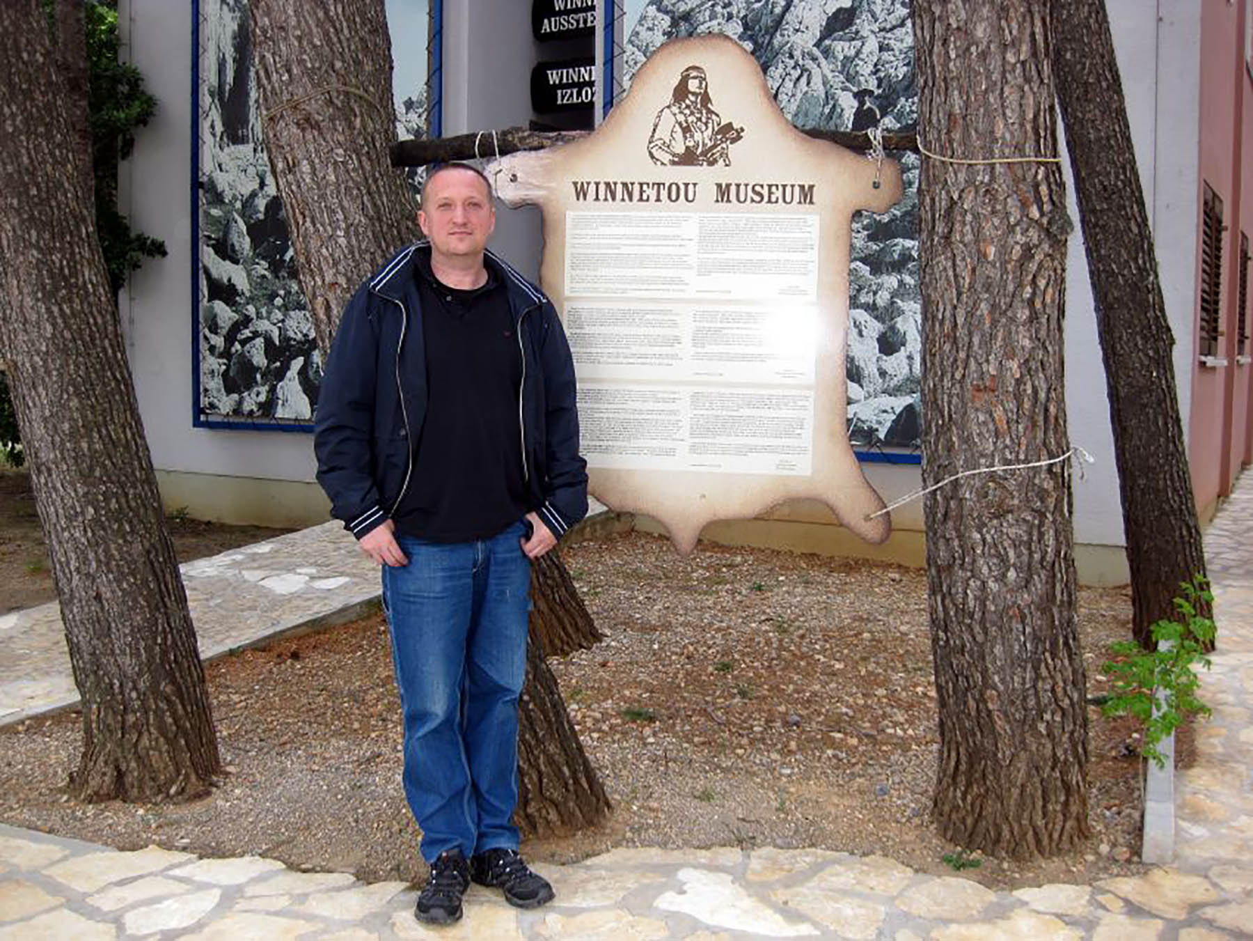 Karl May - Winnetou Und Der Schwarze Mustang Karl May - Winnetou Und Der Schwarze Mustang